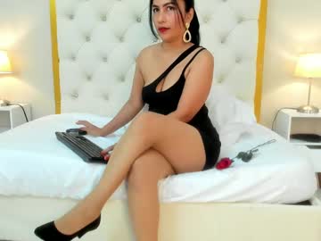 aura sanders1