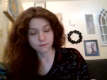 queencrimsonlvx