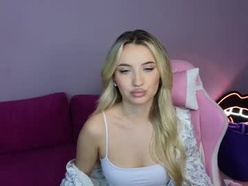 valeriesteele